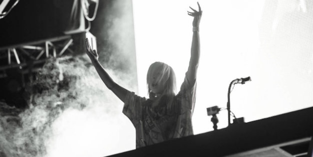 AlisonWonderland3